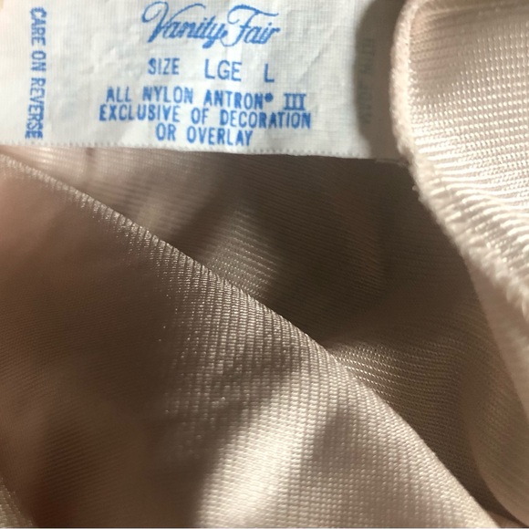 VTG Vanity Fair women’s half slip made in USA nylon lace and mesh detail at hem - Picture 6 of 6